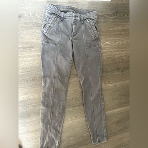Gap skinny pants casual | size 2 | gray with zipper detail pockets